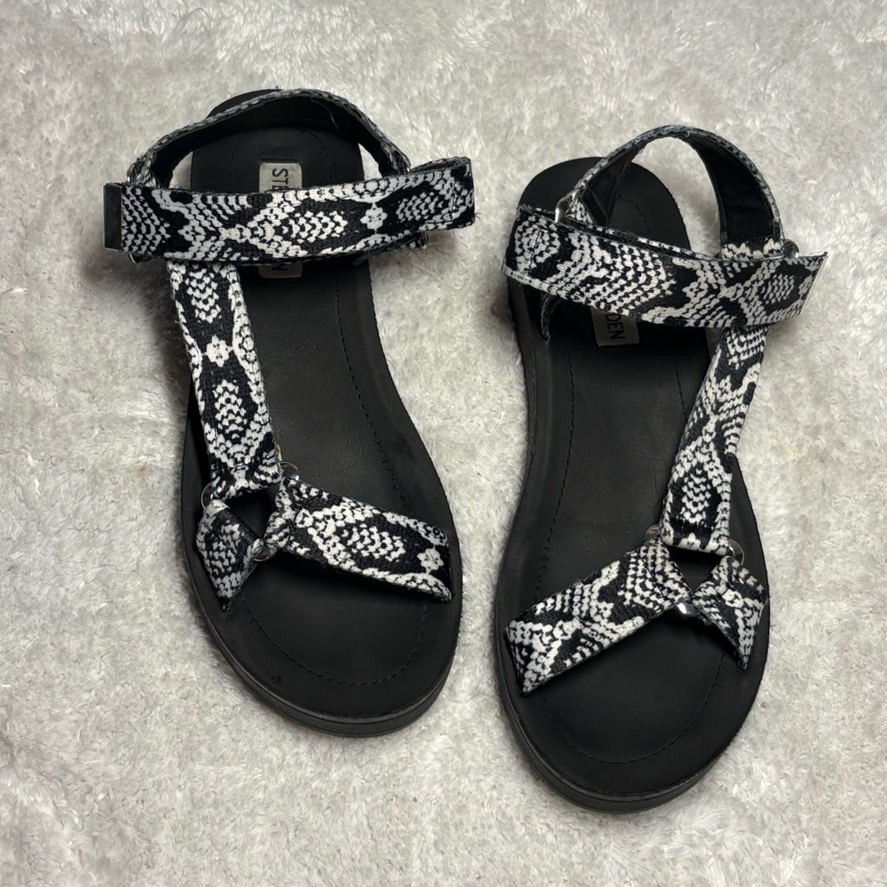 Steve Madden Black and White Snake Print Sandals Platforms Whimsygoth Witch Sz 8 - Picture 2 of 9